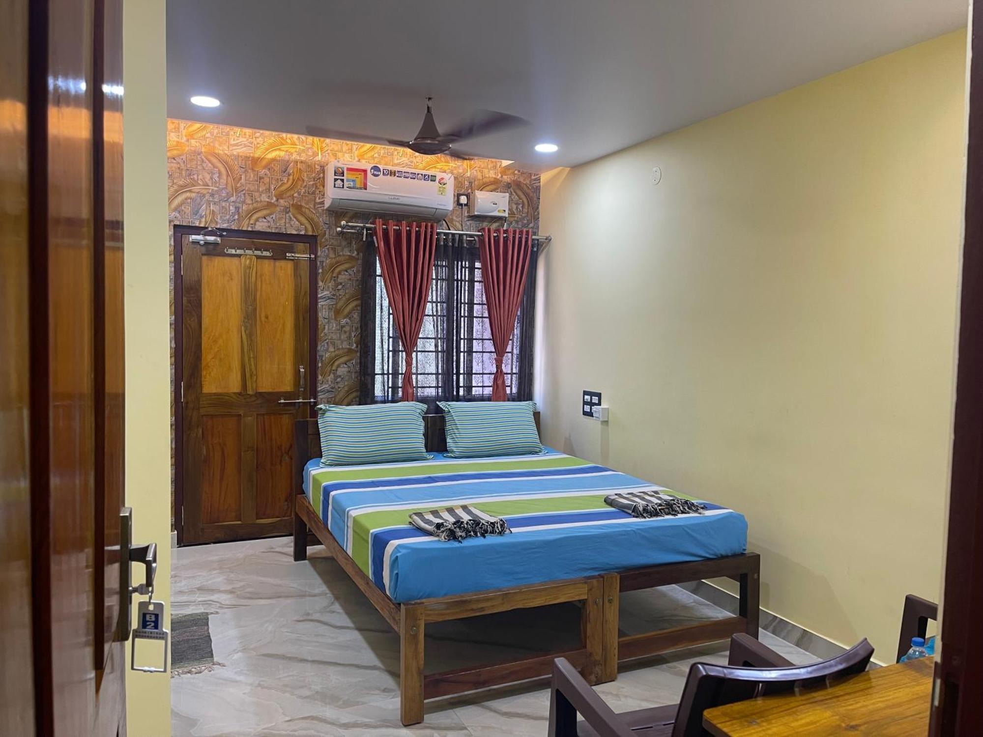 Nimmu Guest House & Restaurant Gokarna Exterior photo