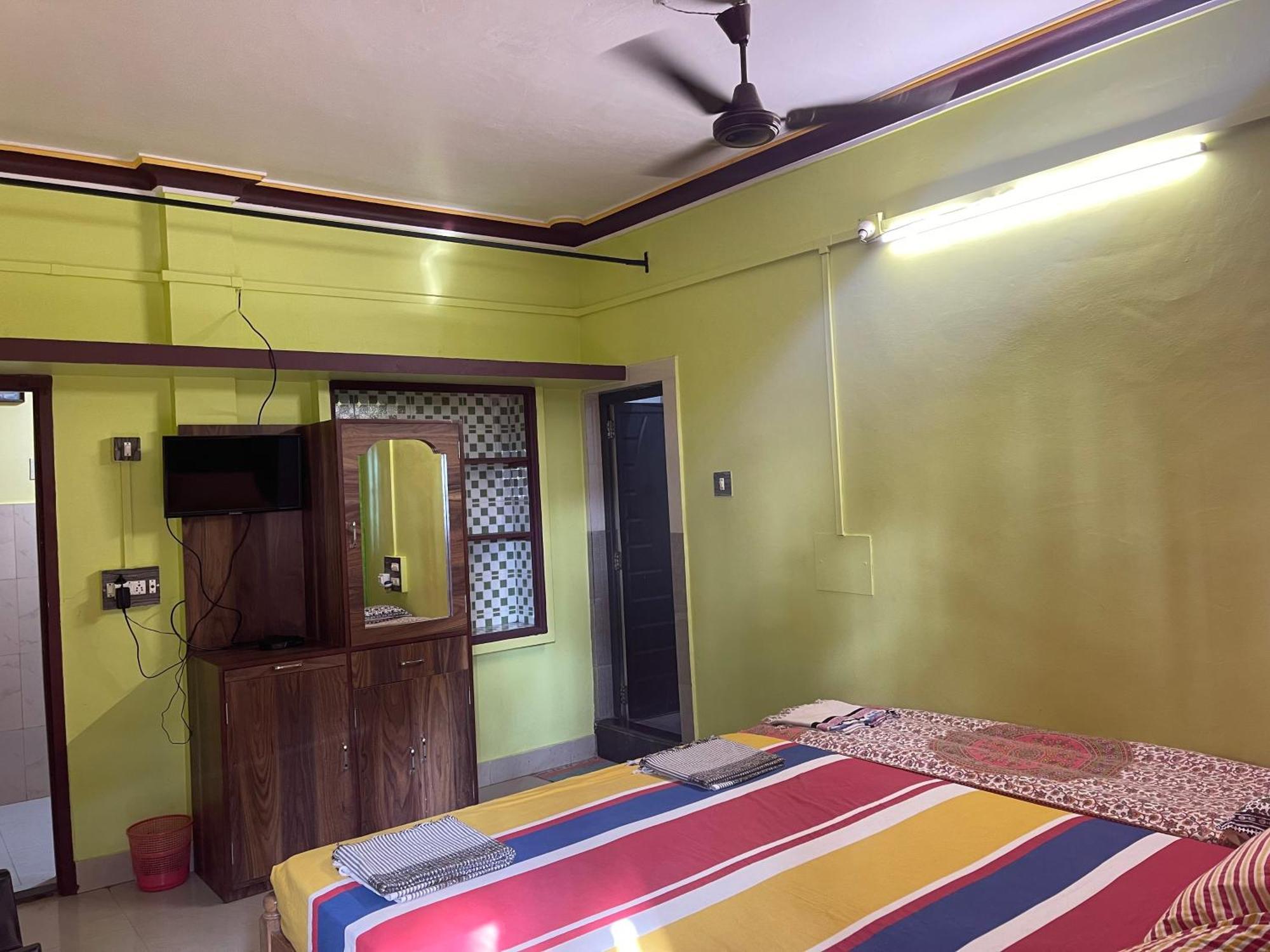 Nimmu Guest House & Restaurant Gokarna Exterior photo