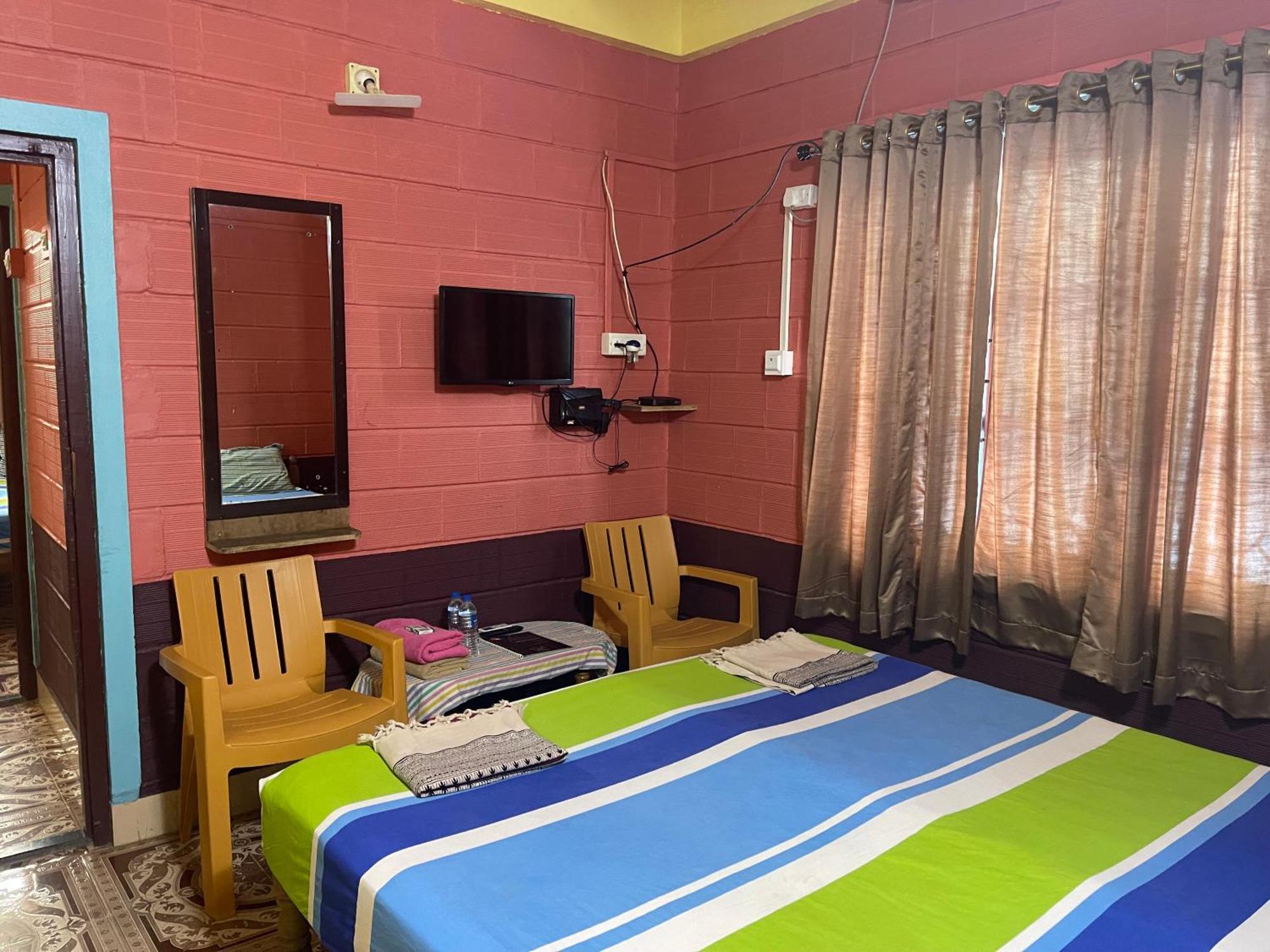 Nimmu Guest House & Restaurant Gokarna Exterior photo
